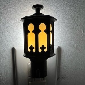 Vintage 70s chapel window plastic nightlight